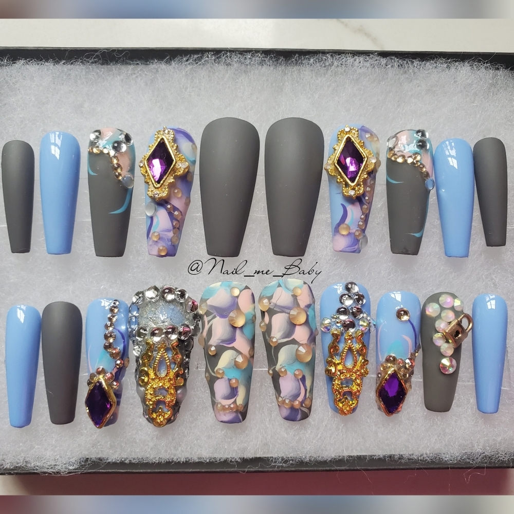 Luxurious press-on Nails - Picture 2 of 8